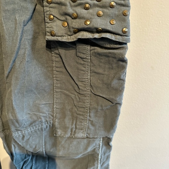 Da-Nang Women's Cargo Pants in Gray with Brown Details - Picture 4 of 16